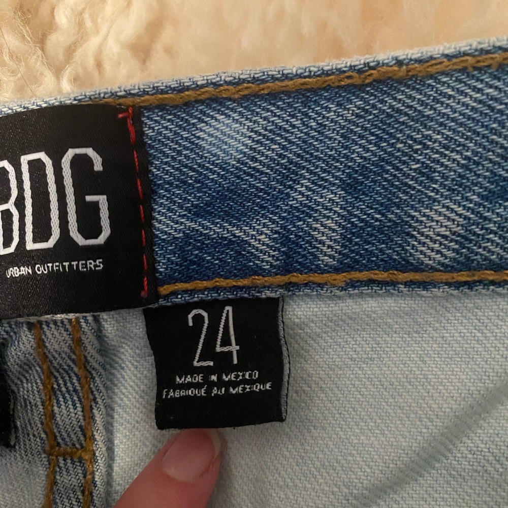 BDG Slim-stacked two-toned distressed jeans - Picture 3 of 7